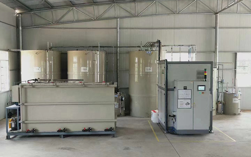 Natural circulation MVR evaporator